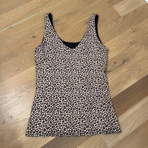Reversible top leopard on one side and black on the other